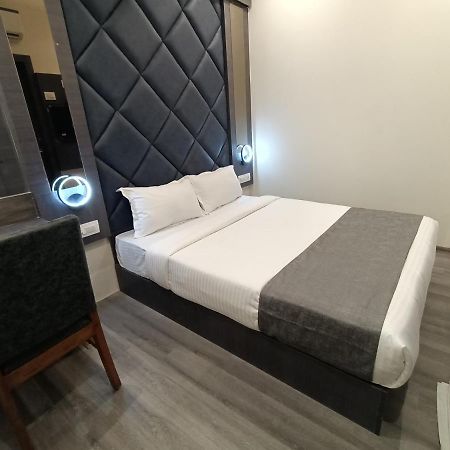 Hotel Classio Andheri - Near Dn Nagar Metro Station Mumbai Exterior foto