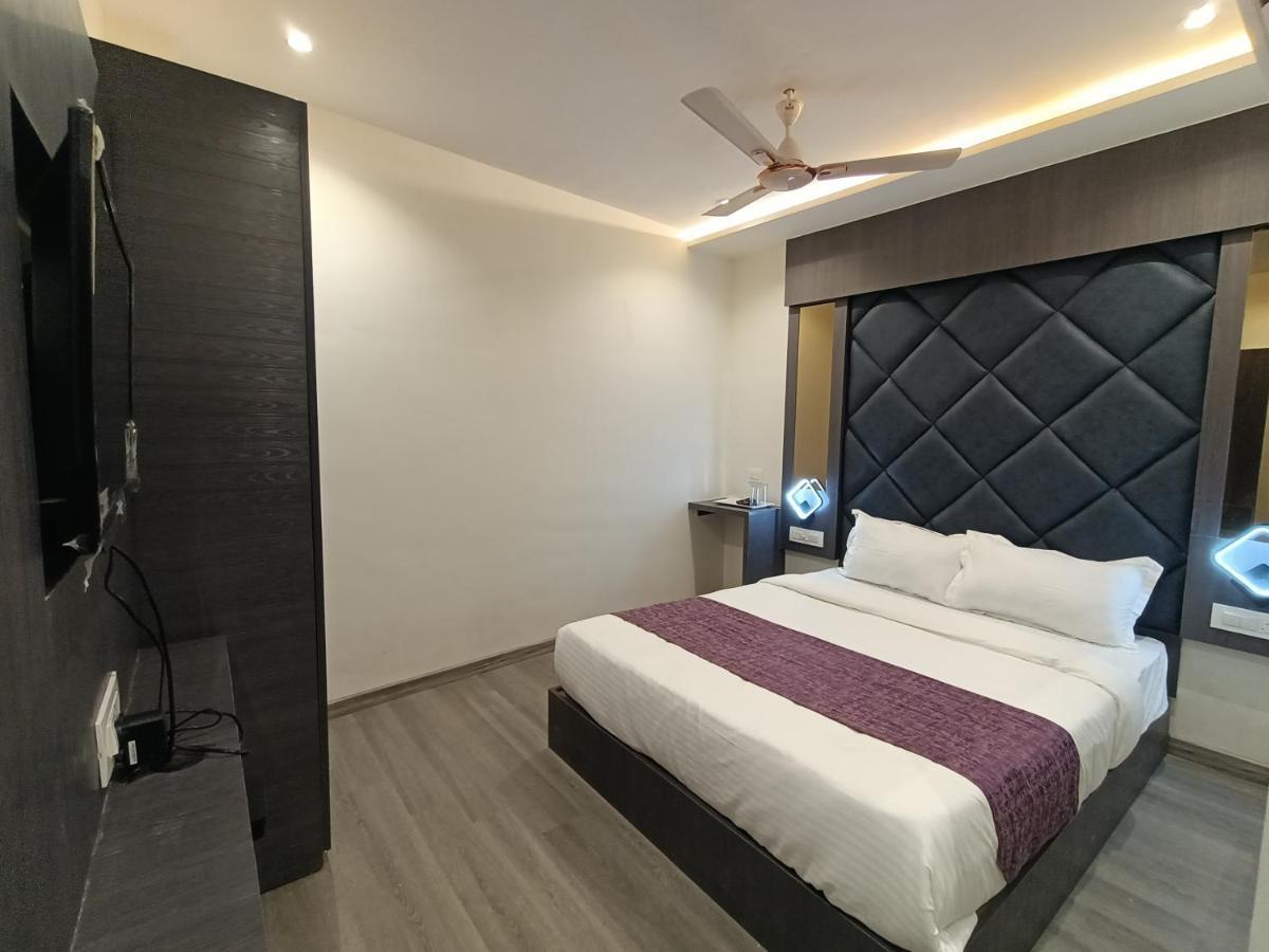 Hotel Classio Andheri - Near Dn Nagar Metro Station Mumbai Exterior foto