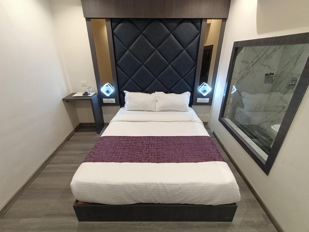 Hotel Classio Andheri - Near Dn Nagar Metro Station Mumbai Exterior foto
