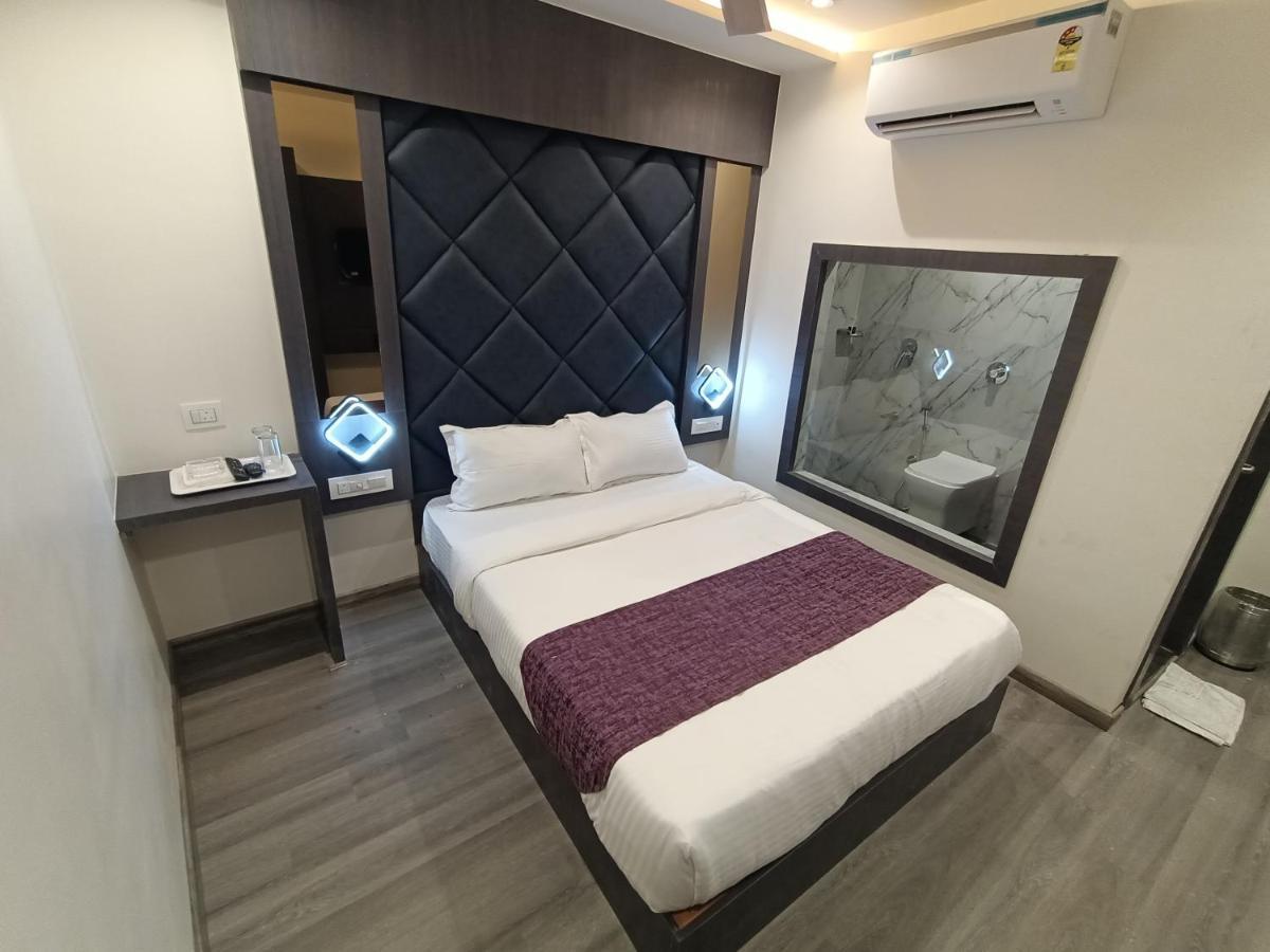 Hotel Classio Andheri - Near Dn Nagar Metro Station Mumbai Exterior foto