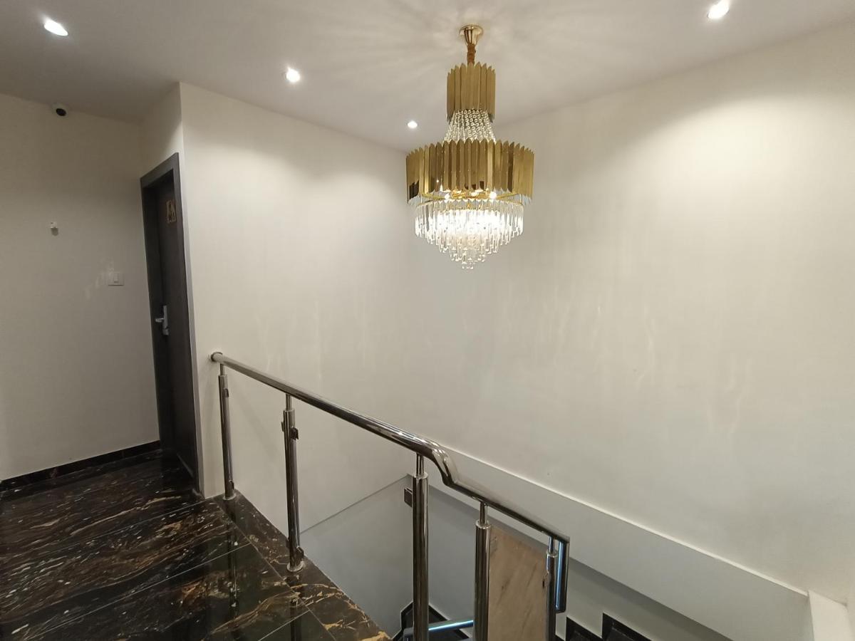 Hotel Classio Andheri - Near Dn Nagar Metro Station Mumbai Exterior foto