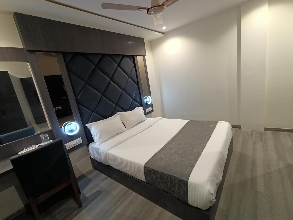 Hotel Classio Andheri - Near Dn Nagar Metro Station Mumbai Exterior foto