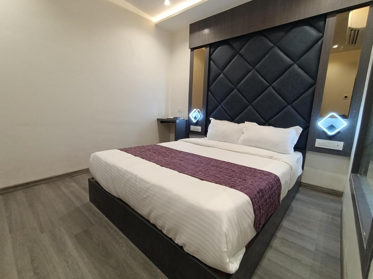Hotel Classio Andheri - Near Dn Nagar Metro Station Mumbai Exterior foto